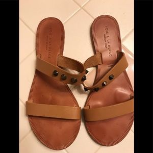 Used Joie A LA PLAGE flats with stud accents.